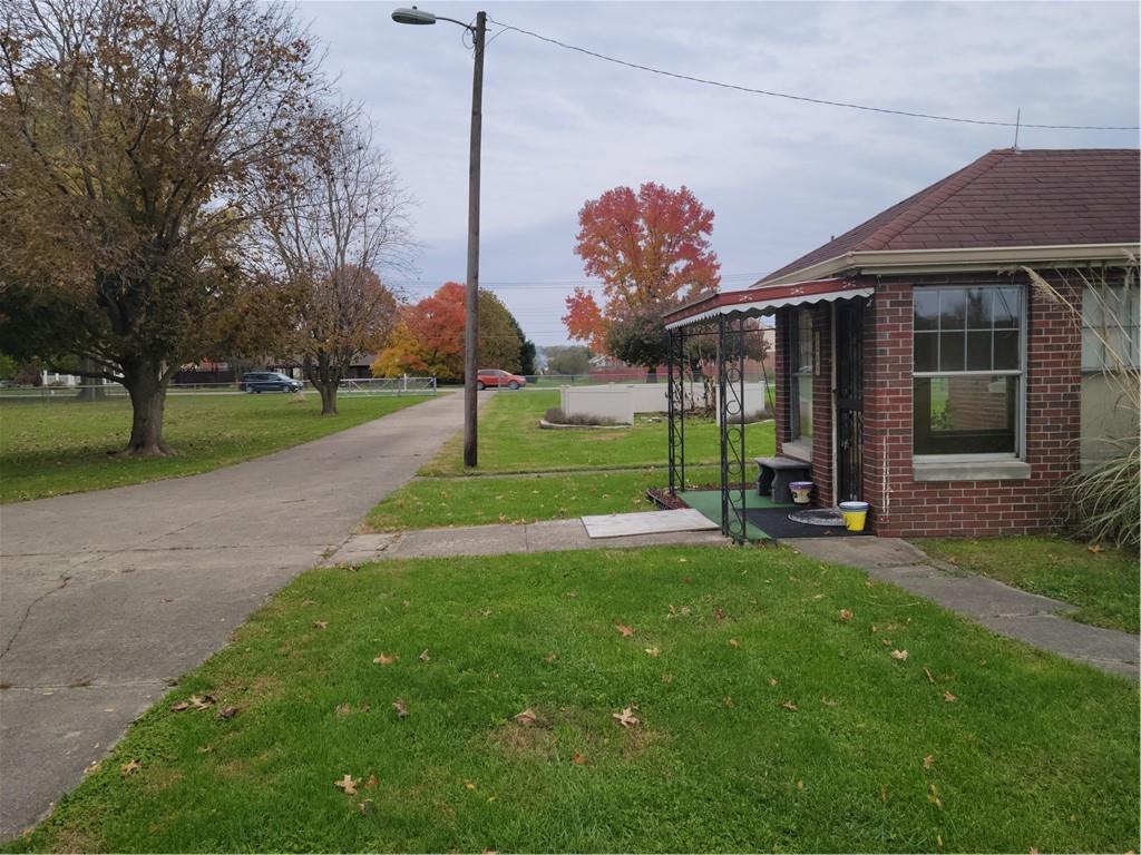 5246 Bluff Road Indianapolis, IN 46217 - Photo 6 of 23 Gallery Image 6