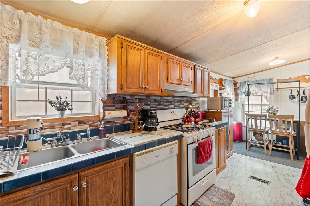 4395 Dolph Road Gainesville, NY 14569 - Photo 15 of 35