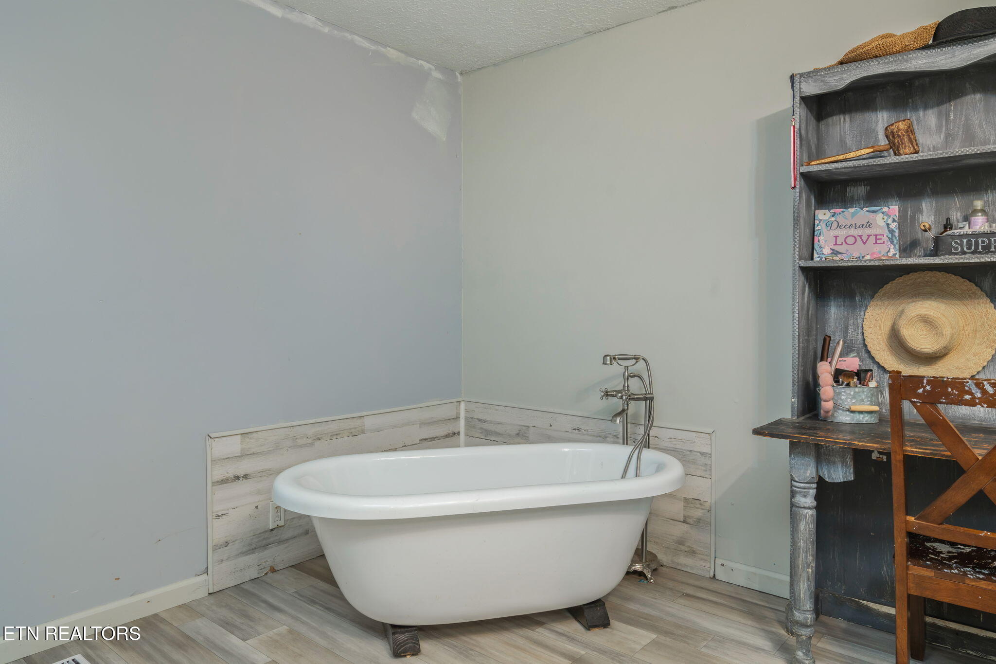 1386 Walker Ford Road Maynardville, TN 37807 - Photo 19 of 35 28-web-or-mls-1386 Walker Ford Rd-20