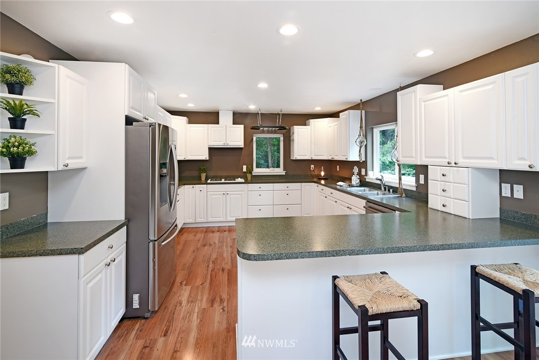 8615 Springridge Road Northeast Bainbridge Island, WA 98110 - Photo 13 of 28