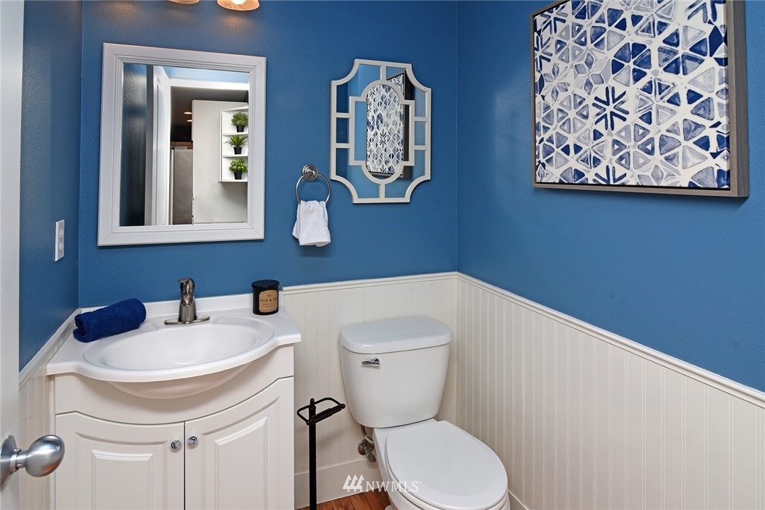 8615 Springridge Road Northeast Bainbridge Island, WA 98110 - Photo 16 of 28
