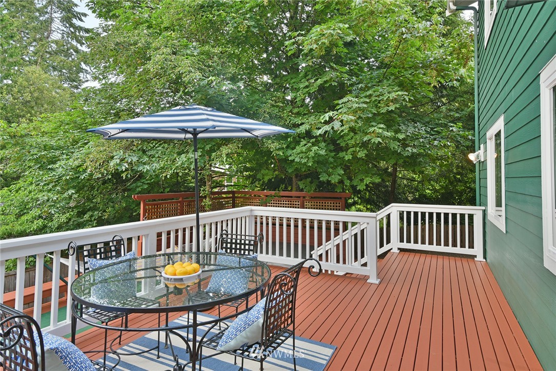8615 Springridge Road Northeast Bainbridge Island, WA 98110 - Photo 17 of 28