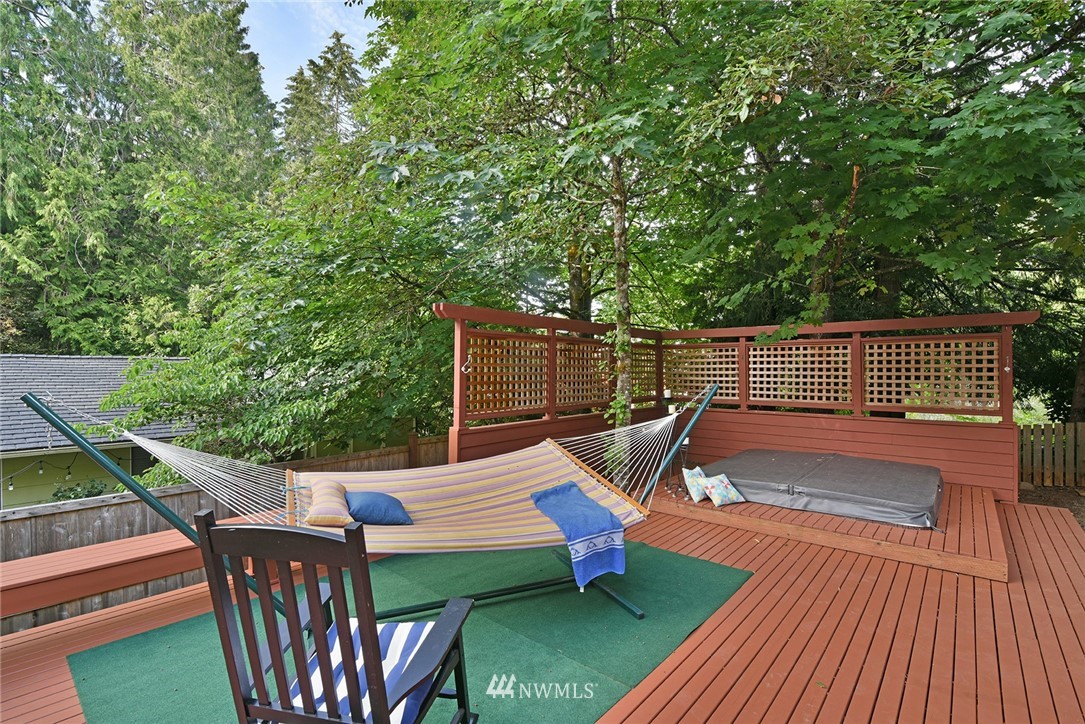 8615 Springridge Road Northeast Bainbridge Island, WA 98110 - Photo 19 of 28