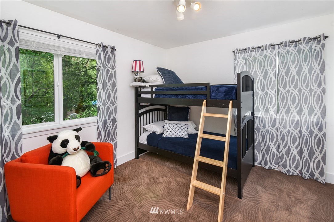 8615 Springridge Road Northeast Bainbridge Island, WA 98110 - Photo 6 of 28