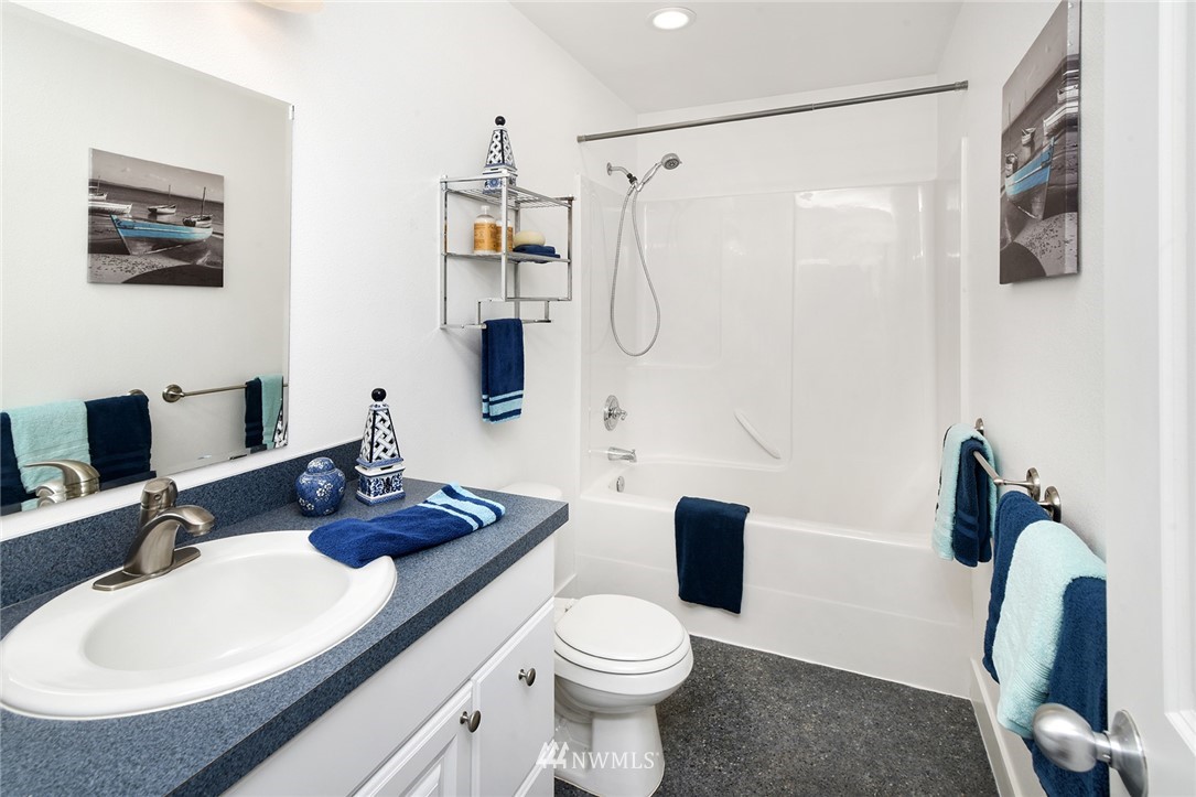 8615 Springridge Road Northeast Bainbridge Island, WA 98110 - Photo 10 of 28