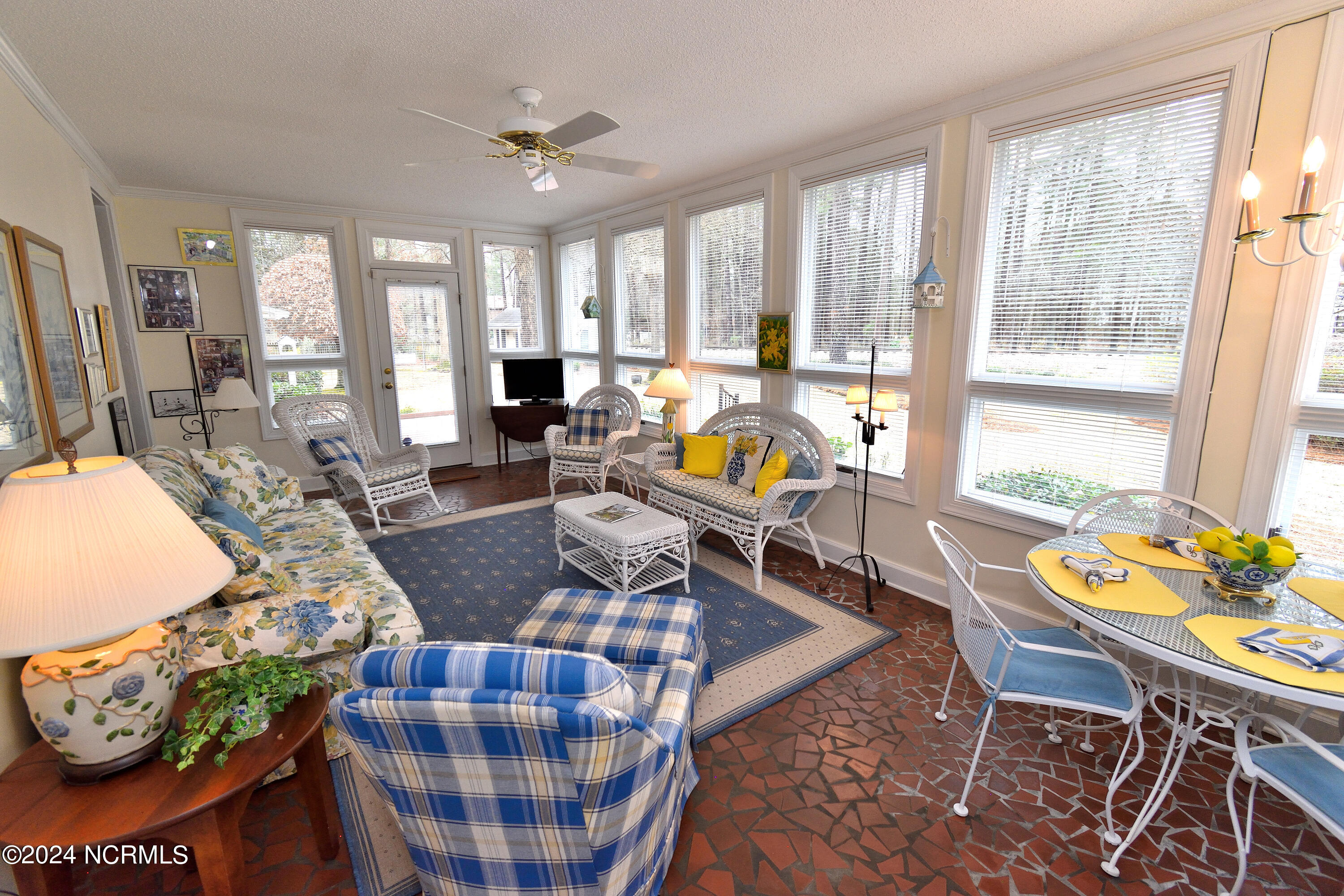 4017 Hawthorne Road Rocky Mount, NC 27804 - Photo 34 of 68 Sunroon