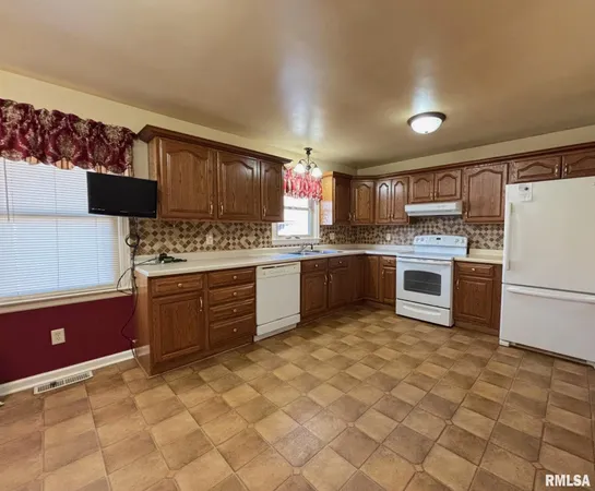 $125,900 | 845 East Losey Street, Galesburg, IL 61401