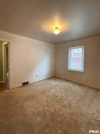 $125,900 | 845 East Losey Street, Galesburg, IL 61401