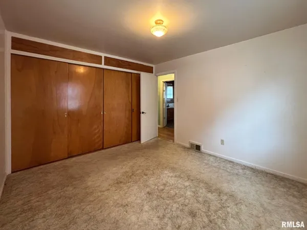$125,900 | 845 East Losey Street, Galesburg, IL 61401