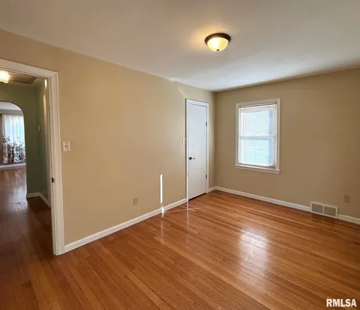 $125,900 | 845 East Losey Street, Galesburg, IL 61401