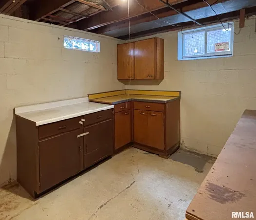 $125,900 | 845 East Losey Street, Galesburg, IL 61401