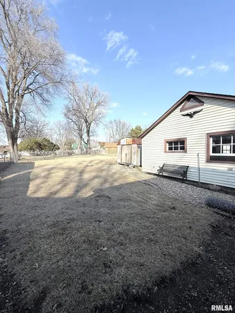 $125,900 | 845 East Losey Street, Galesburg, IL 61401