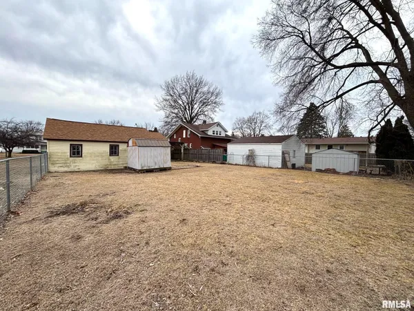 $125,900 | 845 East Losey Street, Galesburg, IL 61401