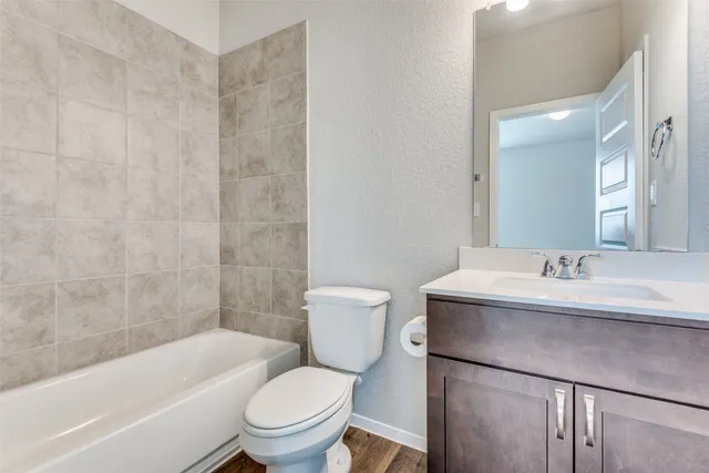 $1,750 | 187 Tillage Road, Elgin, TX 78621