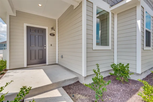 $1,750 | 187 Tillage Road, Elgin, TX 78621