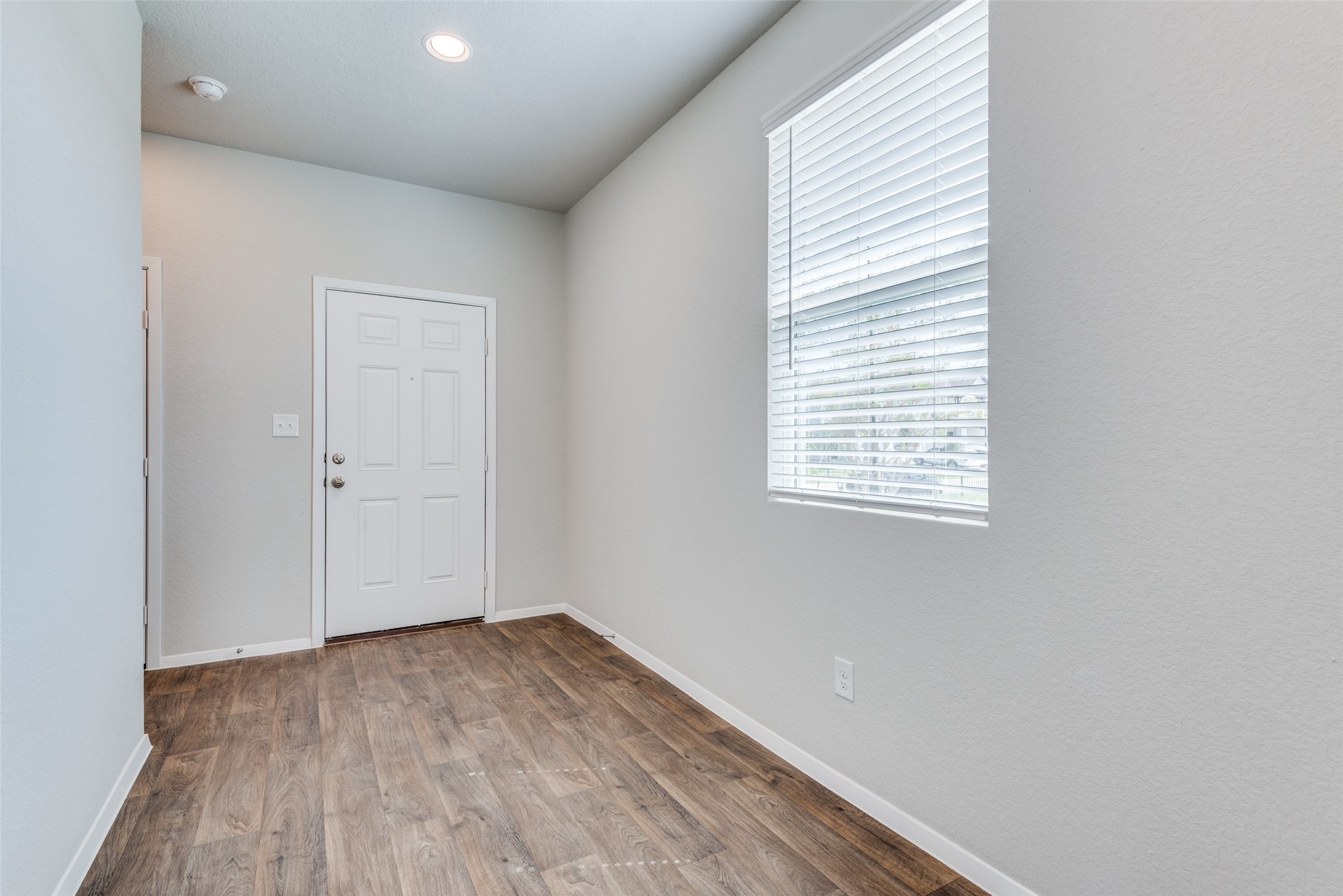 187 Tillage Road Elgin, TX 78621 - Photo 4 of 25