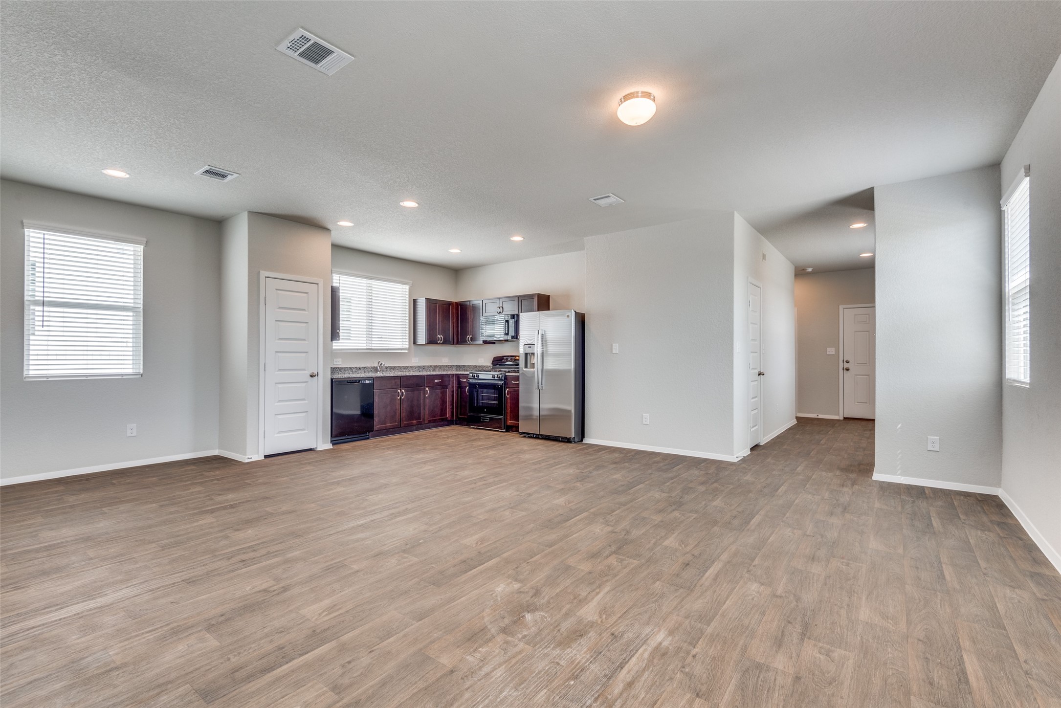 187 Tillage Road Elgin, TX 78621 - Photo 5 of 25