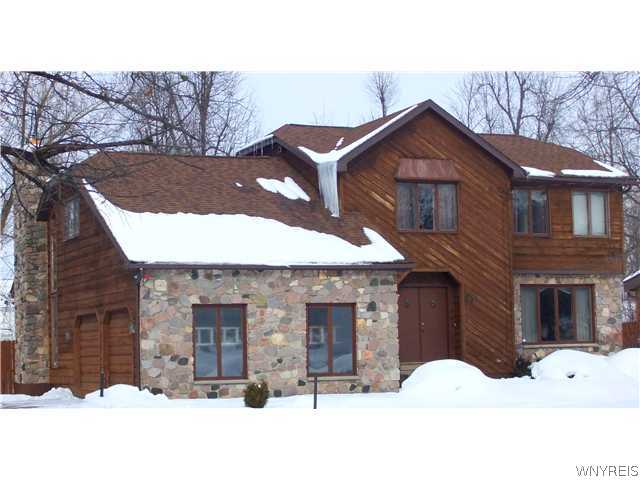 818 Klein Road Amherst, NY 14221 - Photo 1 of 1 Exterior Front
