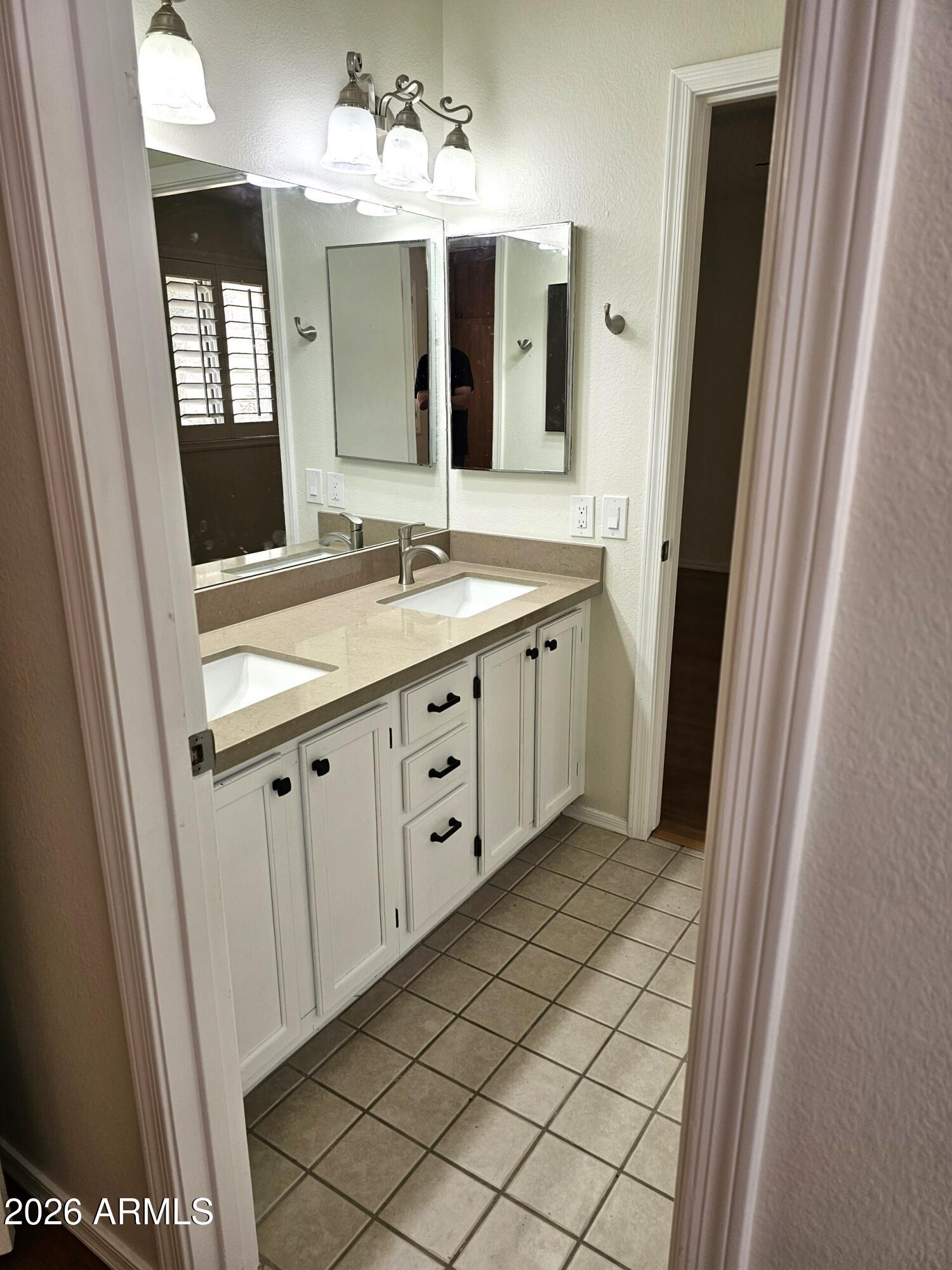 13645 South 38th Place Phoenix, AZ 85044 - Photo 34 of 35 Shared Bathroom
