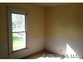 979 Ecusta Road Brevard, NC 28712 - Photo 6 of 8 Gallery Image 6