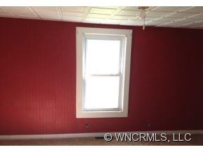 979 Ecusta Road Brevard, NC 28712 - Photo 7 of 8 Gallery Image 7