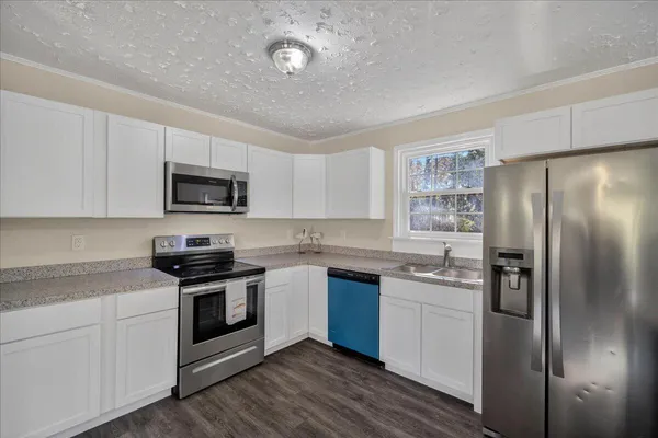 $245,000 | 201 Gardeners Walk, Cross, SC 29436