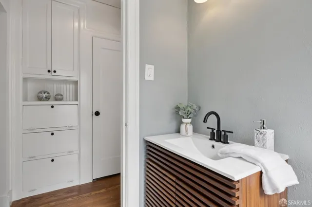 $1,898,000 | 1115 Capuchino Avenue, Burlingame, CA 94010