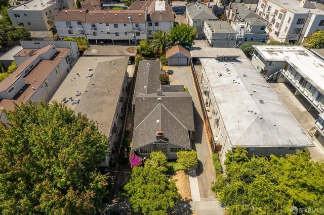 $1,898,000 | 1115 Capuchino Avenue, Burlingame, CA 94010