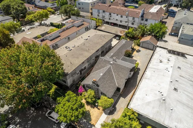 $1,898,000 | 1115 Capuchino Avenue, Burlingame, CA 94010