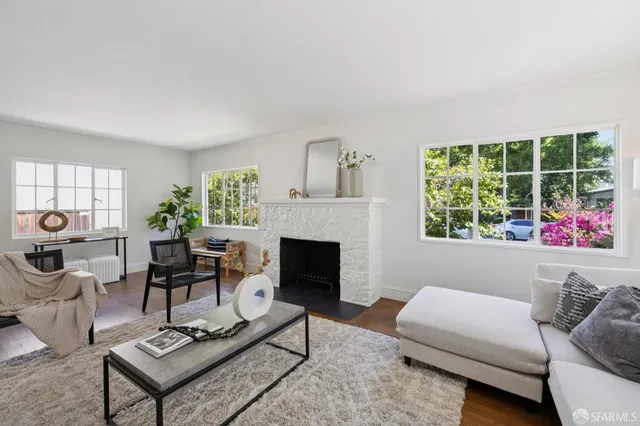 $1,898,000 | 1115 Capuchino Avenue, Burlingame, CA 94010