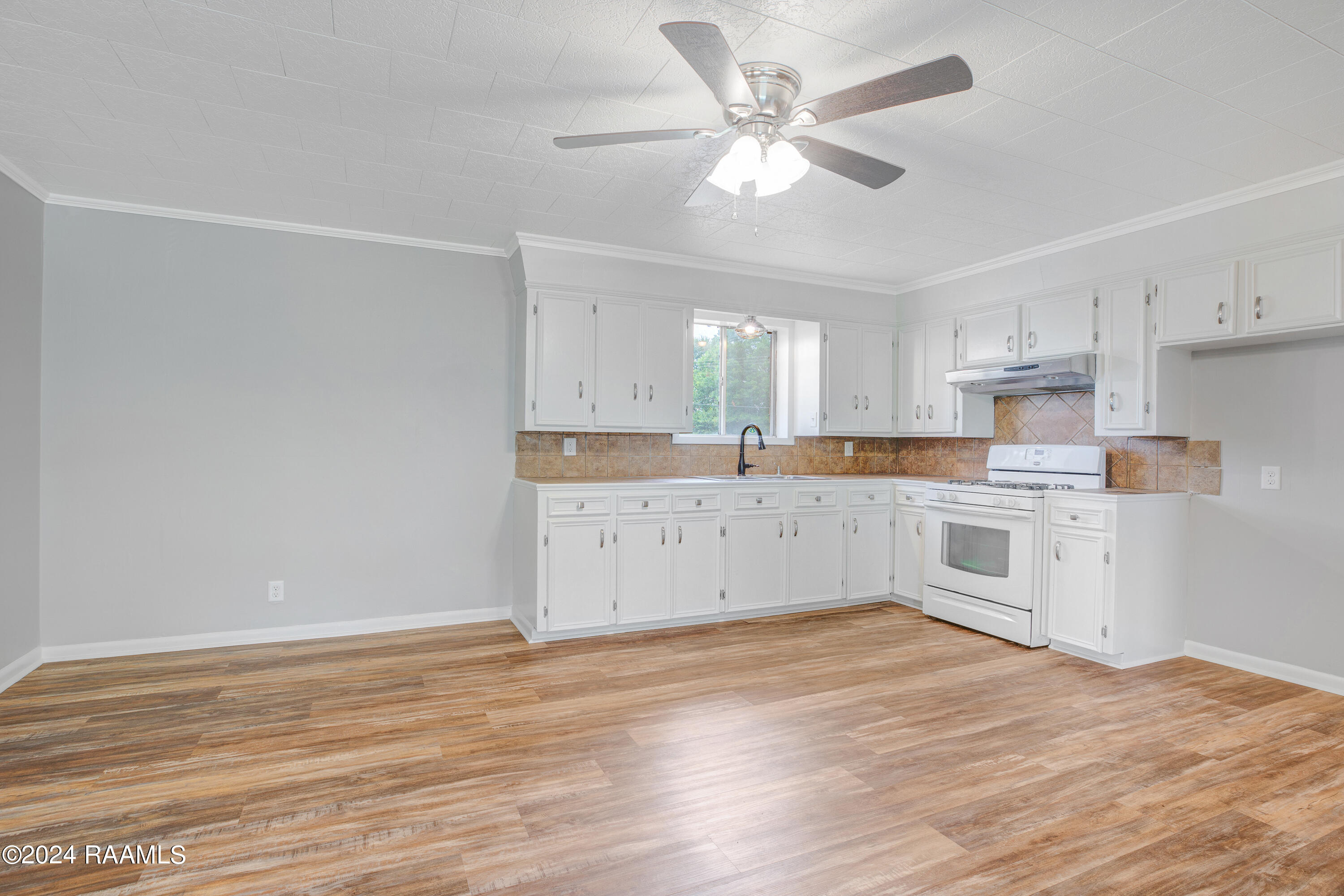 1335 Chanteberry Road Opelousas, LA 70570 - Photo 2 of 38 Gallery Image 2