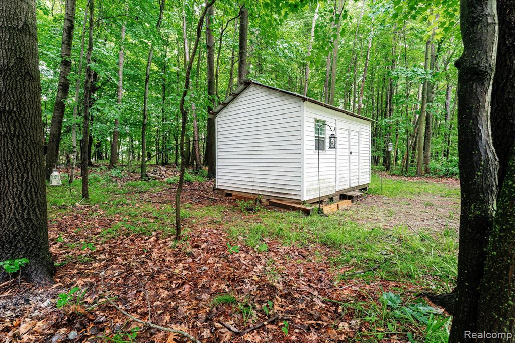 4072 Mill Lake Road Lake Orion, MI 48360 - Photo 28 of 29 Gallery Image 28