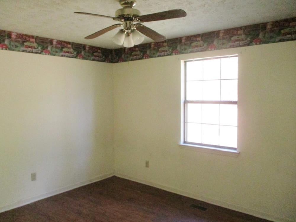 594 South Hunter Bend Road Decatur, TN 37322 - Photo 8 of 11 Gallery Image 8