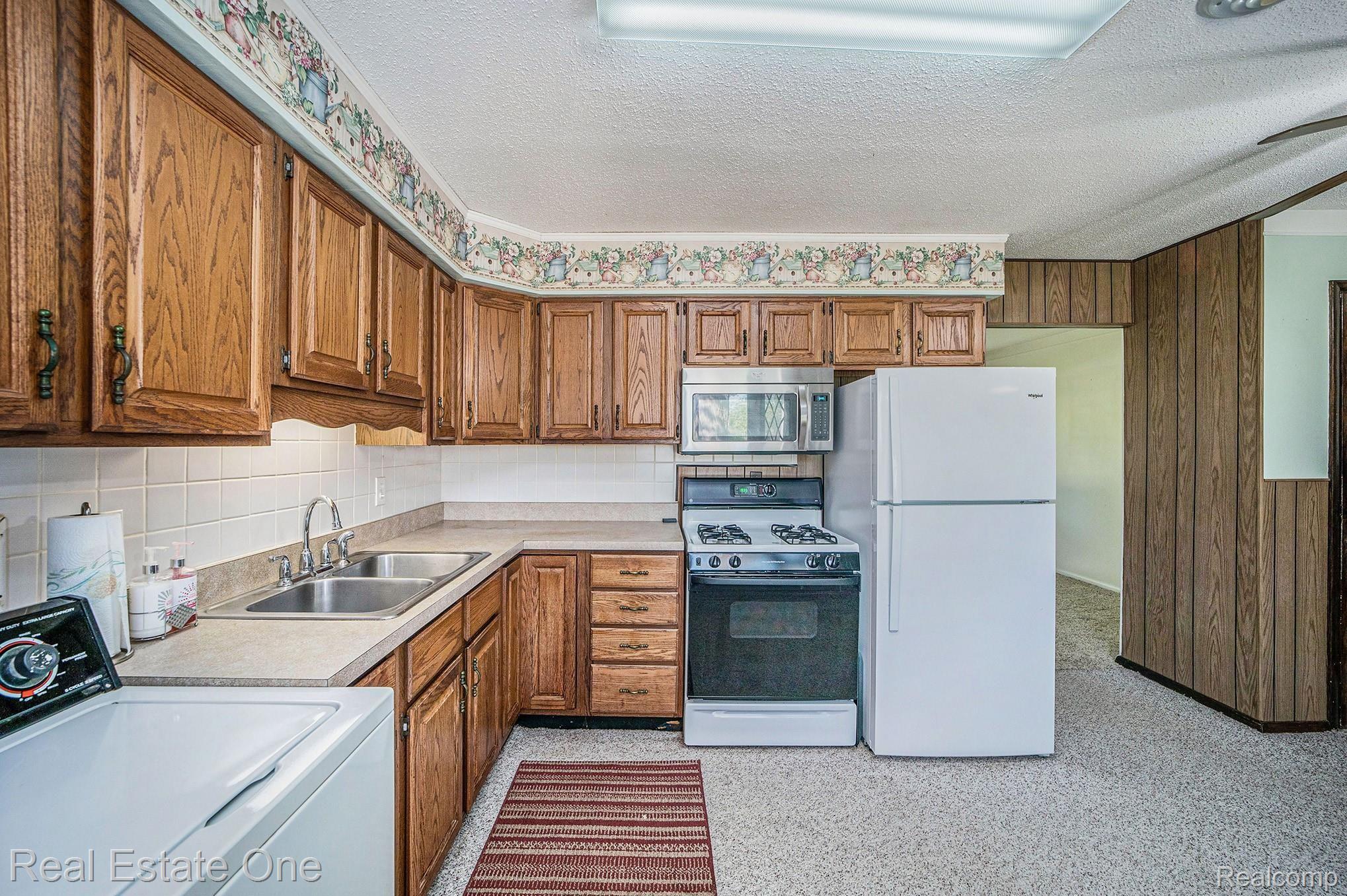 2551 Toby Road Lake Orion, MI 48359 - Photo 13 of 26 017A5153.jpg