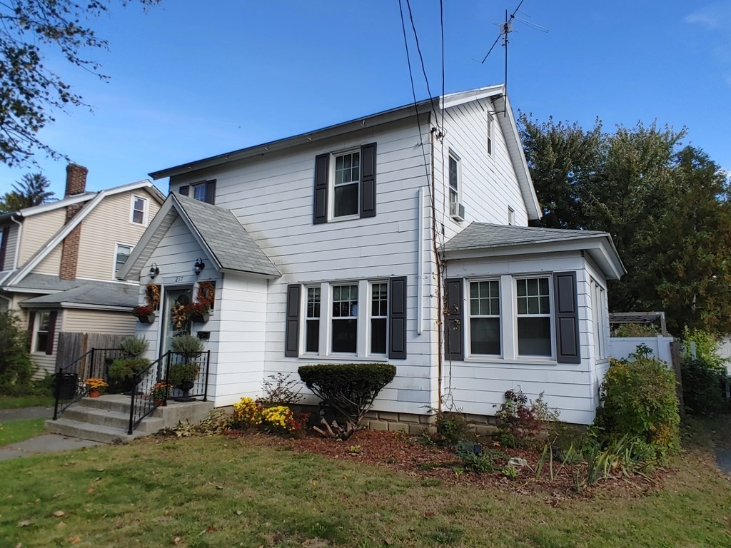 217 Osborne Terrace Springfield, MA 01104 - Photo 3 of 26 Gallery Image 3