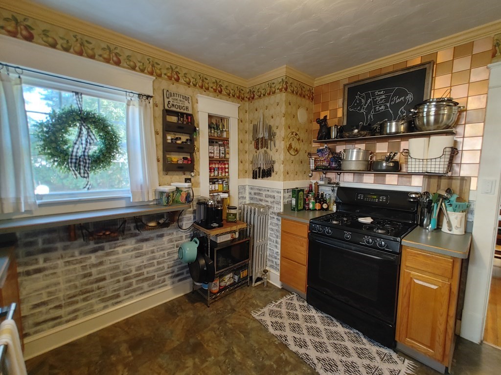 217 Osborne Terrace Springfield, MA 01104 - Photo 6 of 26 Gallery Image 6