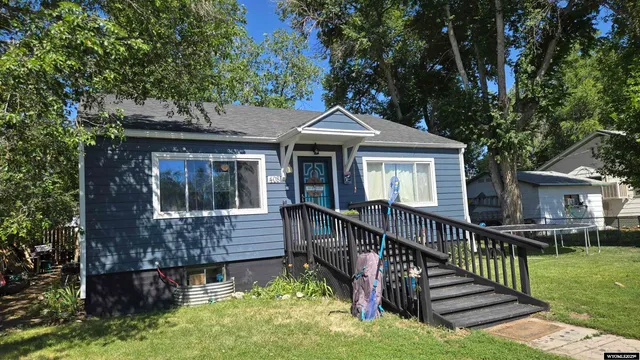 $229,000 | 408 South 3rd Street, Thermopolis, WY 82443