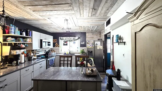 $229,000 | 408 South 3rd Street, Thermopolis, WY 82443