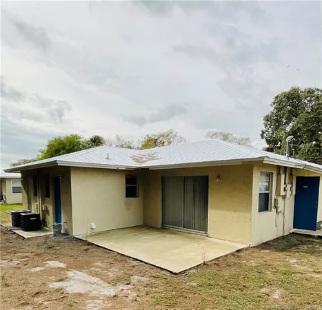 $1,450 | 402 South 14th Street, Unit A, Fort Pierce, FL 34950