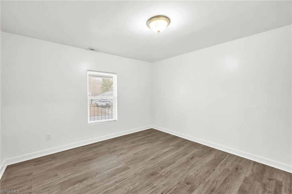 910 Charlotte Avenue High Point, NC 27262 - Photo 16 of 24 2nd bedroom