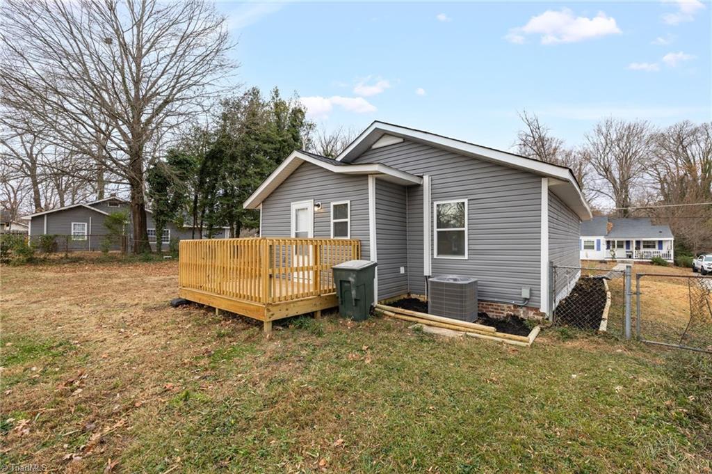 910 Charlotte Avenue High Point, NC 27262 - Photo 23 of 24