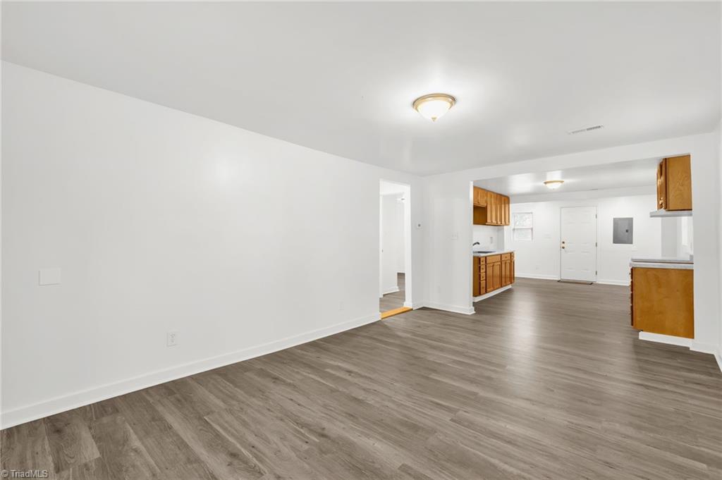 910 Charlotte Avenue High Point, NC 27262 - Photo 4 of 24 living room