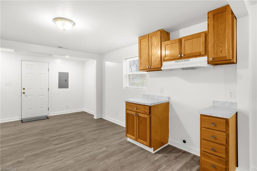 910 Charlotte Avenue High Point, NC 27262 - Photo 6 of 24 kitchen