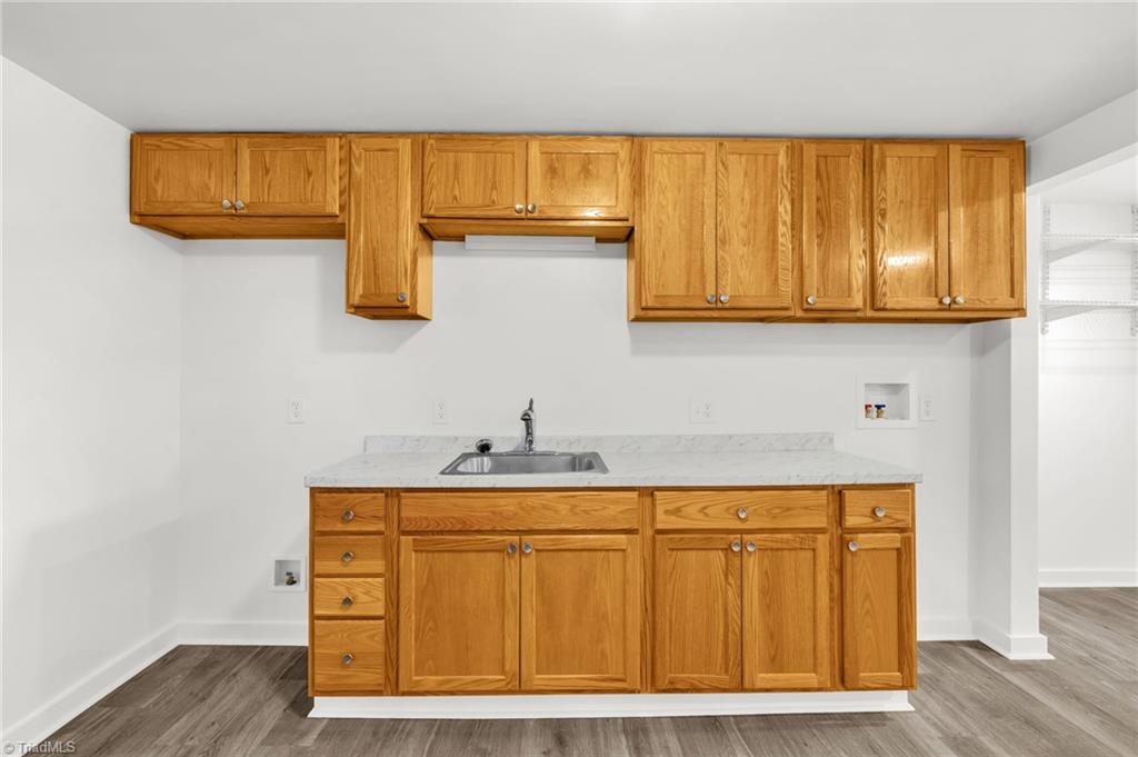 910 Charlotte Avenue High Point, NC 27262 - Photo 8 of 24 kitchen