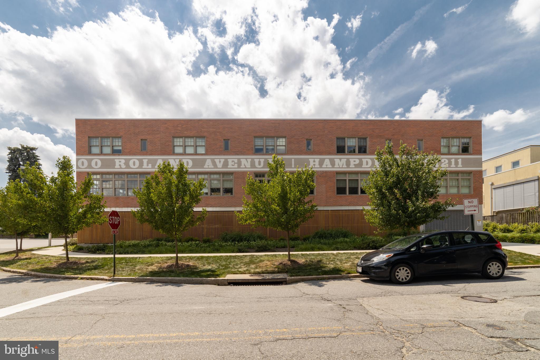 3400 Roland Ave
