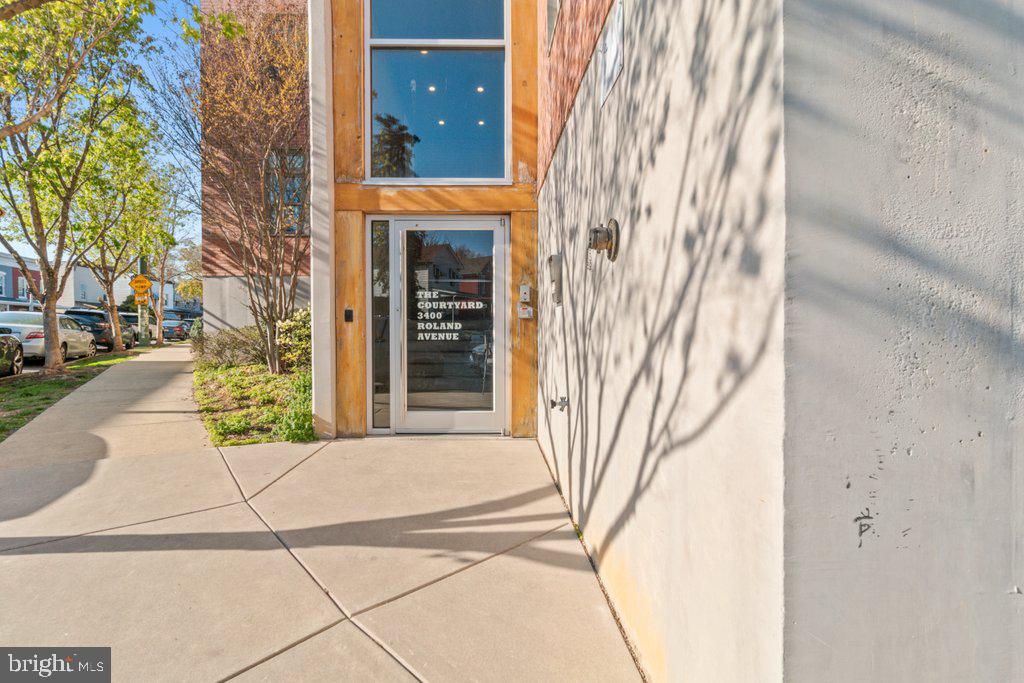 3400 Roland Avenue, Unit 5 Baltimore, MD 21211 - Photo 3 of 29 building entrance