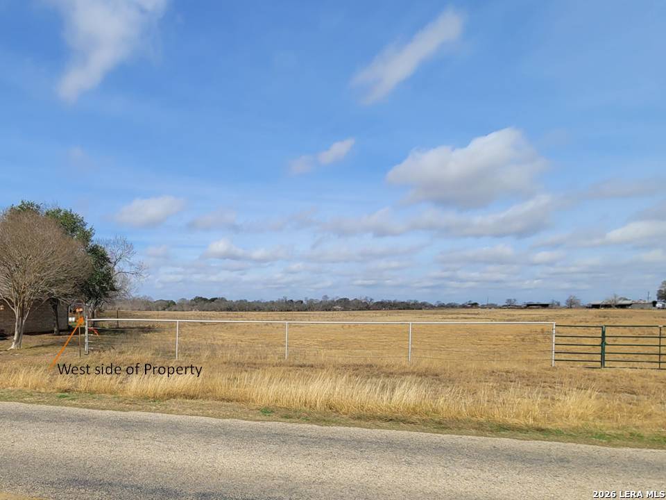 15785 Kilowatt Road Elmendorf, TX 78112 - Photo 3 of 23