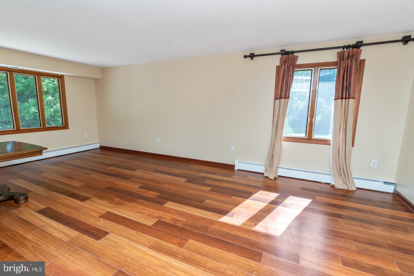 15 Sherri Way Clementon, NJ 08021 - Photo 13 of 85 Living Room
