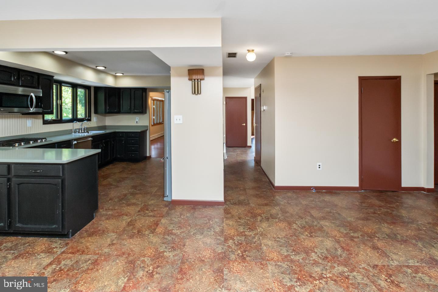 15 Sherri Way Clementon, NJ 08021 - Photo 26 of 85 Kitchen/ Family Room