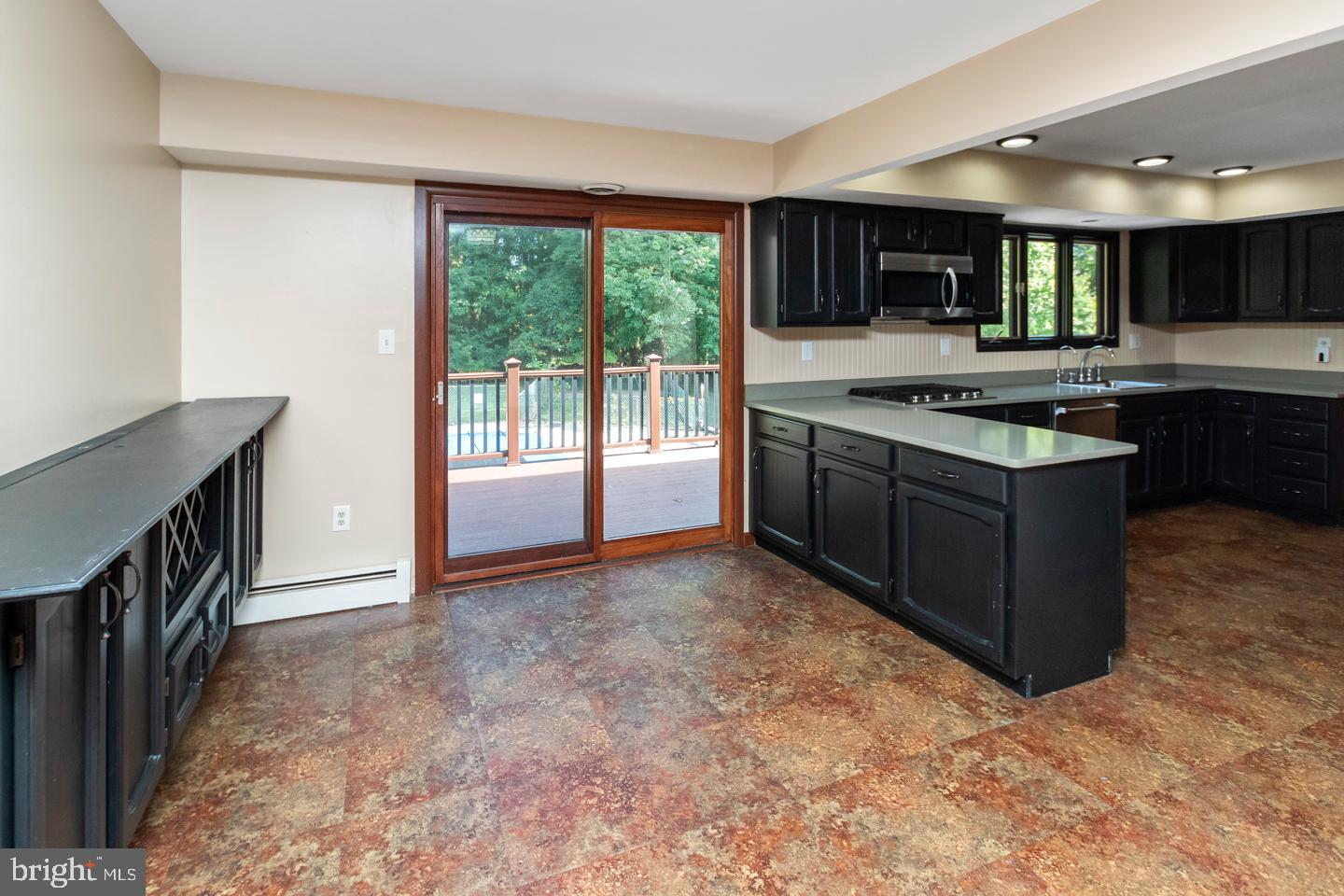 15 Sherri Way Clementon, NJ 08021 - Photo 27 of 85 Kitchen/Family Room